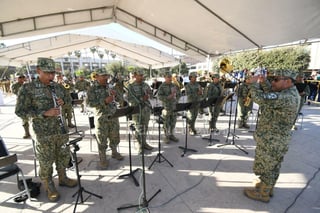 Desfile cívico militar por el 114 aniversario de la Revolución Mexicana