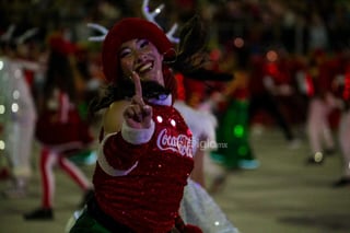 Caravana Coca Cola ilumina la Plaza Mayor de Torreón