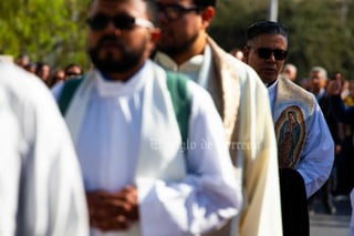 Como cada primer martes de diciembre, la Diócesis de Torreón realizó su tradicional peregrinación hacia la Catedral de la Virgen de Guadalupe, un evento que congrega a fieles de toda La Laguna.