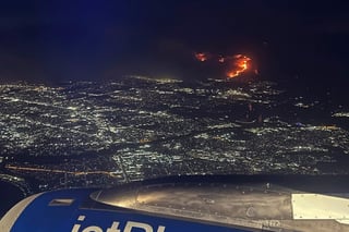 Incendios asolan Los Ángeles, California; dejan muertes y miles de evacuados