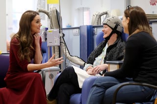 Este martes, la princesa de Wales Kate Middleton informó que su cáncer está en remisión. La noticia llega meses después de que hizo público el diagnóstico.

“Es un alivio estar en ahora en remisión y permanezco concentrada en la recuperación”, escribió Middleton en sus redes sociales.