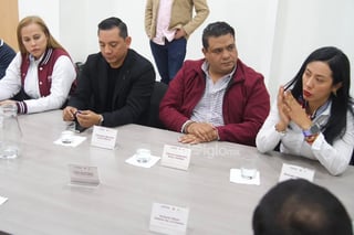 Betzabé Martínez Arango, actual diputada federal por el Distrito 02 fue favorecida en las encuestas de Morena para ser presidenta de los comités de la 4T en Gómez Palacio, mientras que en Lerdo la candidata de Morena será Flora Leal.