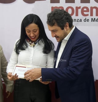 Betzabé Martínez Arango, actual diputada federal por el Distrito 02 fue favorecida en las encuestas de Morena para ser presidenta de los comités de la 4T en Gómez Palacio, mientras que en Lerdo la candidata de Morena será Flora Leal.