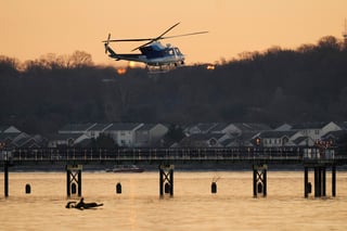 Recuperan cuerpos tras accidente aéreo en Washington