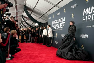 Los libros de la historia de la música ya tienen una página más gracias a lo sucedido la tarde-noche de este domingo 2 de febrero en la 67ª edición de los Premios Grammy.

Diferentes famosos se dieron cita en la Arena Crypto.com en Los Ángeles para demostrar que, además de su talento musical, pueden impactar a la audiencia con sus looks.