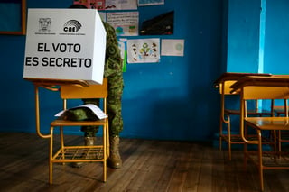 Inicia la votación en jornada electoral de Ecuador