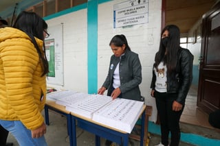 Inicia la votación en jornada electoral de Ecuador