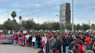 Maestros protestan en Monclova contra reforma a la Ley del ISSSTE 2025