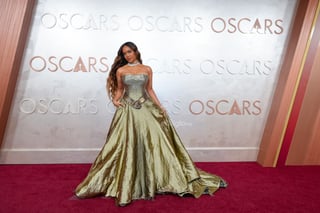 Las celebridades deslumbran en la alfombra roja de los Oscar 2025