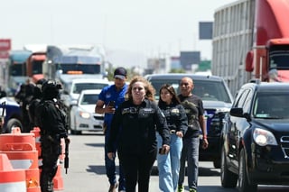 Protestan transportistas en el Periférico de Lerdo y Gómez Palacio a Torreón, acusan hostigamiento de la Guardia Nacional de Torreón.

Los inconformes realizaron una caravana a bordo de sus unidades y trastocaron el tráfico vehicular de las tres ciudades. Denunciaron acoso de parte de los elementos de seguridad, que les aplican infracciones de hasta 80 mil pesos.