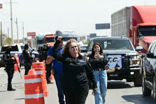 Protestan transportistas en el Periférico, denuncian hostigamiento de la Guardia Nacional