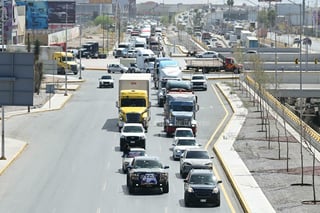 Protestan transportistas en el Periférico, denuncian hostigamiento de la Guardia Nacional