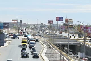 Protestan transportistas en el Periférico, denuncian hostigamiento de la Guardia Nacional