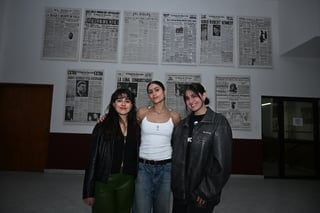 En la actualidad hay tres chicas recorriendo 24 ciudades de la República Mexicana. Valentina, cKovi y AnaSof representan la fusión musical del pop urbano, pop, hip-hop y demás géneros, en la gira On The Road x Universal que comenzó el 11 de febrero y concluirá el próximo 9 de abril.