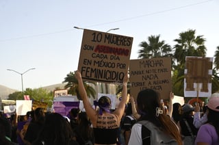 La fuerza de las mujeres se hizo presente por quinto año consecutivo, quienes “tomaron” las calles de la Comarca Lagunera con la marcha conmemorativa del Día Internacional de la Mujer, conocida también como el 8M.