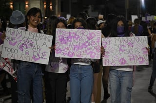 La fuerza de las mujeres se hizo presente por quinto año consecutivo, quienes “tomaron” las calles de la Comarca Lagunera con la marcha conmemorativa del Día Internacional de la Mujer, conocida también como el 8M.