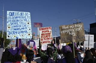 Las mujeres 'tomaron' las calles de la Comarca Lagunera con la marcha del 8M