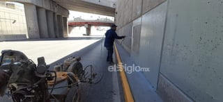 En Gómez Palacio, durante la mañana de este domingo, iniciaron los trabajos de rehabilitación de los espacios públicos dañados con pintura en aerosol por las manifestantes del 8M, quienes como cada año escribieron consignas de protesta, reclamos de justicia y también groserías.

Día Internacional de la Mujer