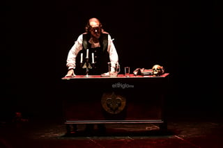 Este viernes, el llamado 'Maestro del terror' retornó para presentar el trabajo unipersonal, Esquizofrenia en el Teatro Nazas