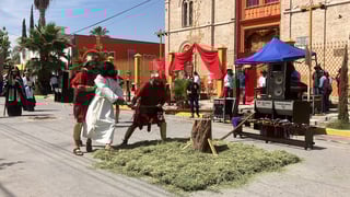En San Pedro asisten cerca de 2 mil feligreses a Viacrucis En San Pedro asisten cerca de 2 mil feligreses a Viacrucis