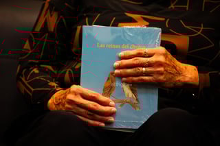 Julie Ibarra Rossow y Elizabeth Pérez Alemán presentan libro Las reinas del charco'