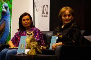 Julie Ibarra Rossow y Elizabeth Pérez Alemán presentan libro Las reinas del charco'