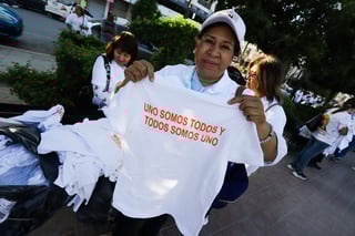 ‘Ya estuvo suave de amanecer pasivos’, dicen maestros en marcha por Día del Trabajo