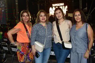 Mamás laguneras viven noche de amor y cumbias con Edith Márquez y Tropicalísimo Apache Mamás laguneras viven noche de amor y cumbias con Edith Márquez y Tropicalísimo Apache