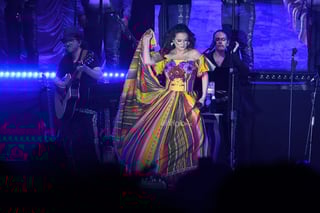 Mamás laguneras viven noche de amor y cumbias con Edith Márquez y Tropicalísimo Apache Mamás laguneras viven noche de amor y cumbias con Edith Márquez y Tropicalísimo Apache