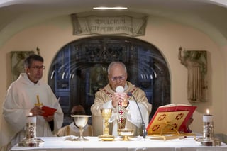 'Nunca más la guerra', clama el papa León XIV al dirigir rezo en plaza de San Pedro