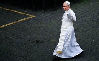 'Nunca más la guerra', clama el papa León XIV al dirigir rezo en plaza de San Pedro