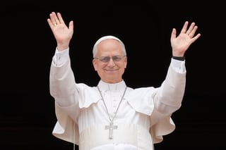 'Nunca más la guerra', clama el papa León XIV al dirigir rezo en plaza de San Pedro