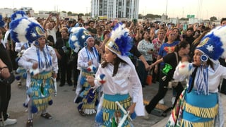 Cientos de fieles se congregaron en el estacionamiento del TSM en Torreón, para presenciar la llegada de las reliquias de San Judas Tadeo