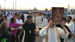 Cientos de fieles se congregaron en el estacionamiento del TSM en Torreón, para presenciar la llegada de las reliquias de San Judas Tadeo