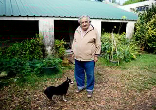 José Alberto Mujica Cordano, el expresidente uruguayo que falleció este martes, a los 89 años de edad, fue un líder de izquierda que siempre predicó con el ejemplo, al grado de convertir su chacra, su residencia humilde en las afueras de Montevideo, en la 'Casa Presidencial'.

Guerrillero, prisionero de la dictadura, diputado, presidente, senador, siempre activista y líder político eterno.