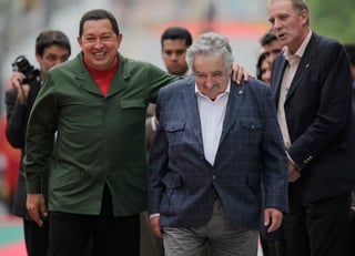 José Alberto Mujica Cordano, el expresidente uruguayo que falleció este martes, a los 89 años de edad, fue un líder de izquierda que siempre predicó con el ejemplo, al grado de convertir su chacra, su residencia humilde en las afueras de Montevideo, en la 'Casa Presidencial'.

Guerrillero, prisionero de la dictadura, diputado, presidente, senador, siempre activista y líder político eterno.