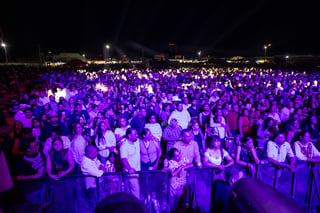 Docentes de la Sección 35 e invitados celebraron el Día del Maestro por anticipado, el miércoles 14 en la Explanada de la Feria de Torreón con conciertos de Tropicalísimo Apache, La Firma, Los Invasores de Nuevo León, Renacidos e Isaac Rosales y su Grupo a toda prueba