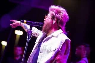 Maestros laguneros bailan al ritmo de Tropicalísimo Apache, La Firma y Los Invasores de Nuevo León