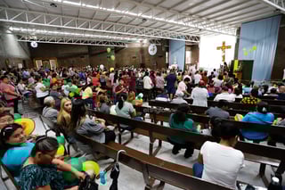 Parroquia de Fátima recibe a fieles que visitan las reliquias de San Judas Tadeo Parroquia de Fátima recibe a fieles que visitan las reliquias de San Judas Tadeo