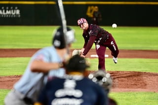 Explotó la artillería de los Rieleros de Aguascalientes con 16 imparables para doblegar anoche a los Algodoneros del Unión Laguna con pizarra de 13 carreras a 6, con lo que rescataron el último juego de la serie disputada en el Estadio de la Revolución.