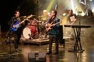 Los Apson hacen vivir a los laguneros una noche de rock and roll Los Apson hacen vivir a los laguneros una noche de rock and roll