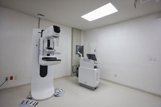 Después de más de medio año de que inició operaciones de forma parcial, la presidenta de México, Claudia Sheinbaum Pardo inauguró ayer el Hospital Regional de Alta Especialidad (HRAE) del ISSSTE de Torreón, la obra más importante en materia de salud pública que se construye en La Laguna en las últimas tres décadas, después de la Unidad Médica de Alta Especialidad (UMAE) No. 71 del IMSS.