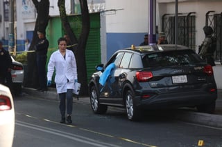 EUM20250520SOC02.JPG
CIUDAD DE MÉXICO, Violence/Violencia/CDMX.- Dos funcionarios del GCDMX fueron asesinados la mañana de este martes 20 de mayo de 2025, en un ataque directo ocurrido sobre Calzada de Tlalpan, a la altura de la estación Xola del Metro, colonia Moderna, alcaldía Benito Juárez. Las víctimas fueron identificadas como Ximena Guzmán, secretaria particular de la Jefa de Gobierno, y José Muñoz, asesor. Foto: Agencia EL UNIVERSAL/Francisco Rodríguez/RDB.
