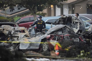 Mueren varias personas al estrellarse avioneta en San Diego; destruye viviendas y vehículos Mueren varias personas al estrellarse avioneta en San Diego; destruye viviendas y vehículos