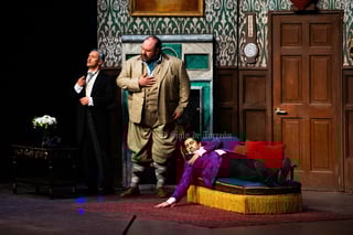 Anoche, La obra que sale mal hizo reír a carcajadas a más de mil laguneros en el Teatro Nazas. Con un elenco de lujo encabezado por Daniel Sosa, Daniel Haddad, Ricardo Fastlicht y Luz Aldán, la comedia británica demostró por qué ha sido un fenómeno en México desde 2018.