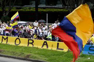 Se movilizan en Colombia tras atentado contra el senador Miguel Uribe Turbay Se movilizan en Colombia tras atentado contra el senador Miguel Uribe Turbay