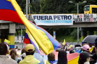 Se movilizan en Colombia tras atentado contra el senador Miguel Uribe Turbay Se movilizan en Colombia tras atentado contra el senador Miguel Uribe Turbay
