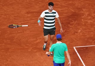 Carlos Alcaraz gana a Jannik Sinner en la final más larga de la historia de Roland Garros Carlos Alcaraz gana a Jannik Sinner en la final más larga de la historia de Roland Garros