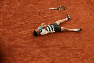 Carlos Alcaraz gana a Jannik Sinner en la final más larga de la historia de Roland Garros Carlos Alcaraz gana a Jannik Sinner en la final más larga de la historia de Roland Garros