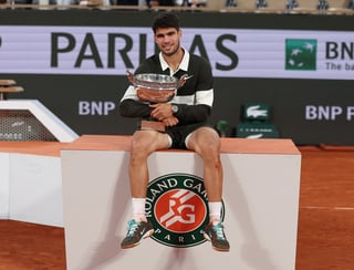 Carlos Alcaraz gana a Jannik Sinner en la final más larga de la historia de Roland Garros Carlos Alcaraz gana a Jannik Sinner en la final más larga de la historia de Roland Garros